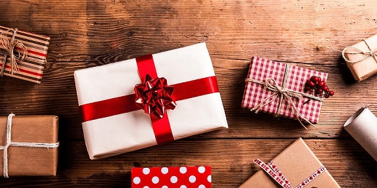 Perfect Your Gifting Game This Holiday Season With These Online Stores