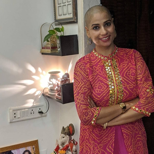 Mrs  Sarita Sunil Pal Donated Her Hair For Father’s Condolence and Cancer Patients Help