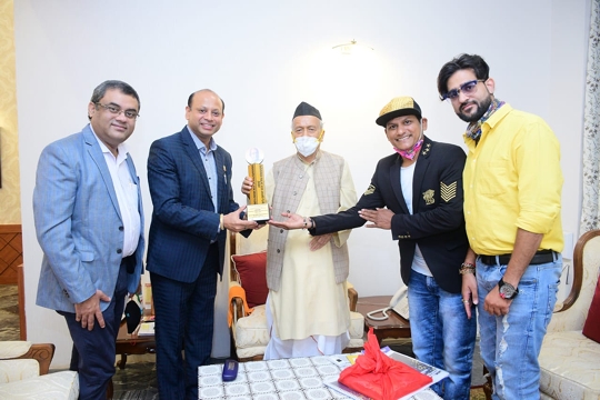 Governor Shri Bhagat Singh Koshyari Inaugurated The Dadasaheb Phalke Icon Award 2020 Trophy