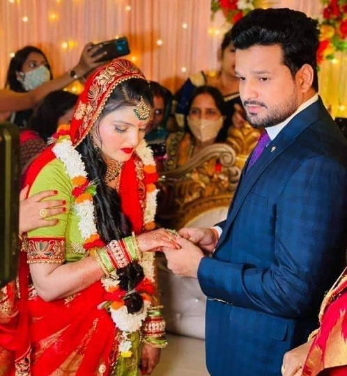 Superstar Ritesh Pandey Of Bhojpuri Cinema Engaged With Vaishali Pandey  Soon To Tie Knot