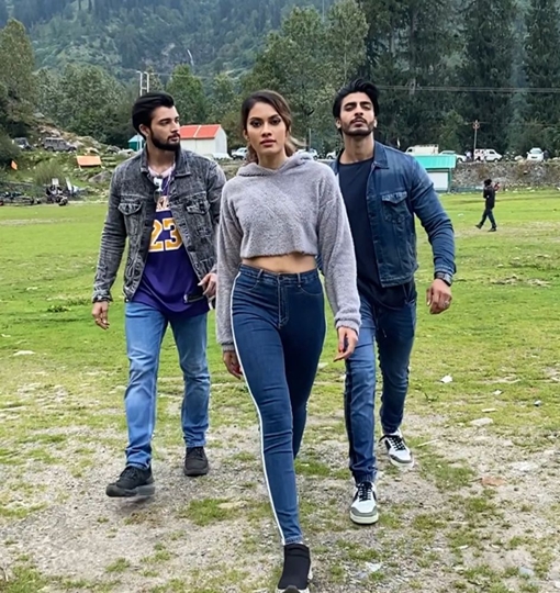 Alok Shrivastava Shoots Dard E Tanhaai Music Video On The Locations Of Kullu Manali