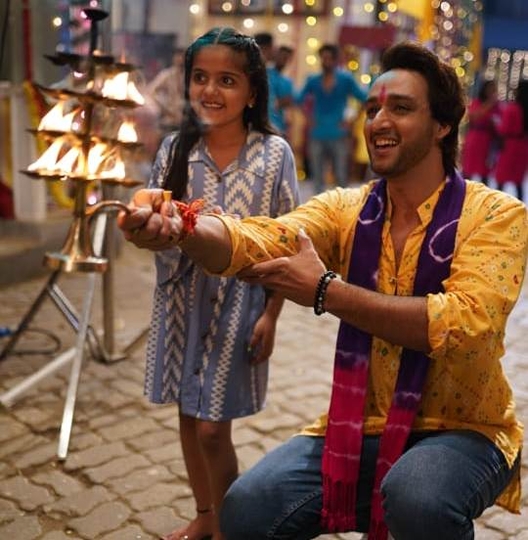 Actor Sourabh Raaj Jain and Child Artist Shivanjali Porje will be seen in Shankar Mahadevan’s upcoming Music Video DEVA O DEVA  on this Ganesh Utsav by Sunshine Music