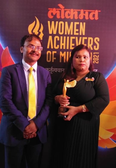 Shabnam Parveen  Co-founder Of Nexcinema Conferred With The Award  Of Lokmat Women Achievers of Mumbai 2021