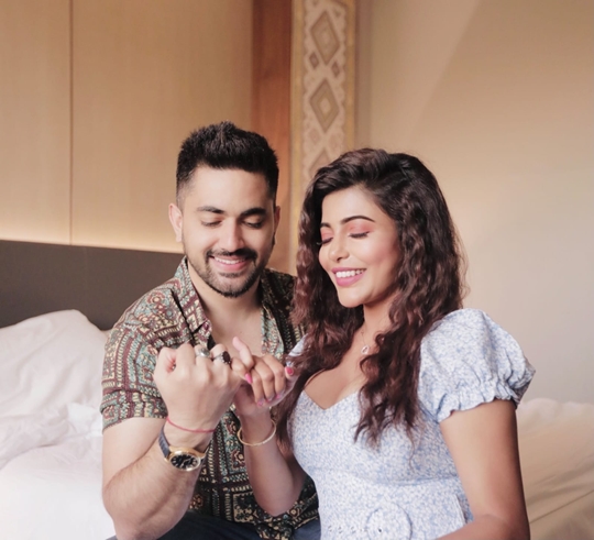 Singer And  Actress Ayaana Khan Marks Her Debut With Music Single  PROMISE  Featuring Actor Zain Imam