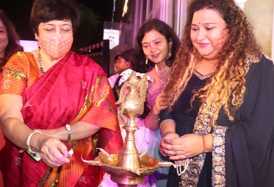 Happy n Healthy Salad Bar & Cafe Inaugurated by Dr  Bharati Lavekar  MLA Versova Vidhaan Sabha