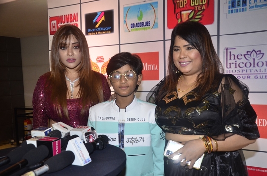 Shams Rathod Receives  Dada Saheb Phalke Fashion Icon Lifestyle Award