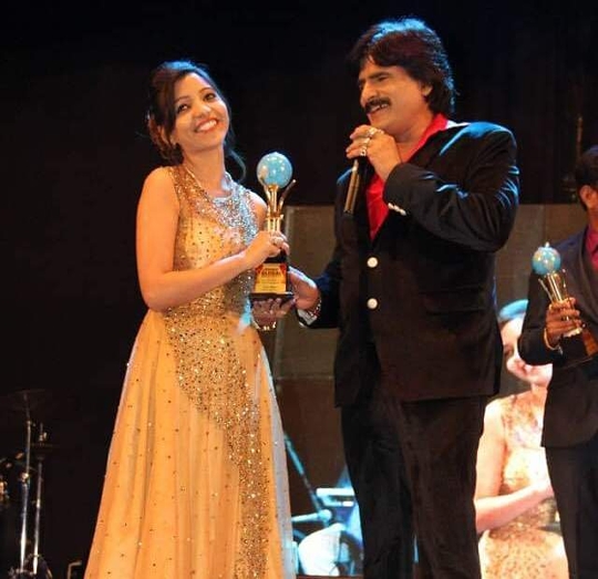 Bollywood Actress Neha Bansal received Netaji Subhash Chandra Bose Nobel Peace Award