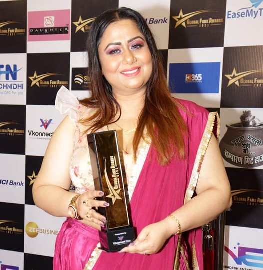 Eram Faridi receives Global Fame Awards 2022 in the Rising Producer category