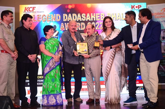 ON THE OCCASION OF HIS BIRTHDAY  DR  KRISHNA CHAUHAN ORGANIZED A GRAND EVENT OF THE LEGEND DADASAHEB PHALKE AWARD – 2022