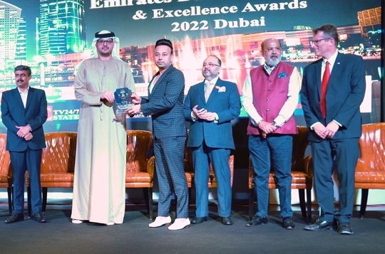 Satish Sanpal Felicitated With Rise Of Industry Emirates Business Awards